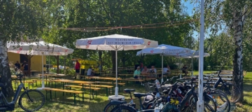 Ruderheuriger-Tische-Rad